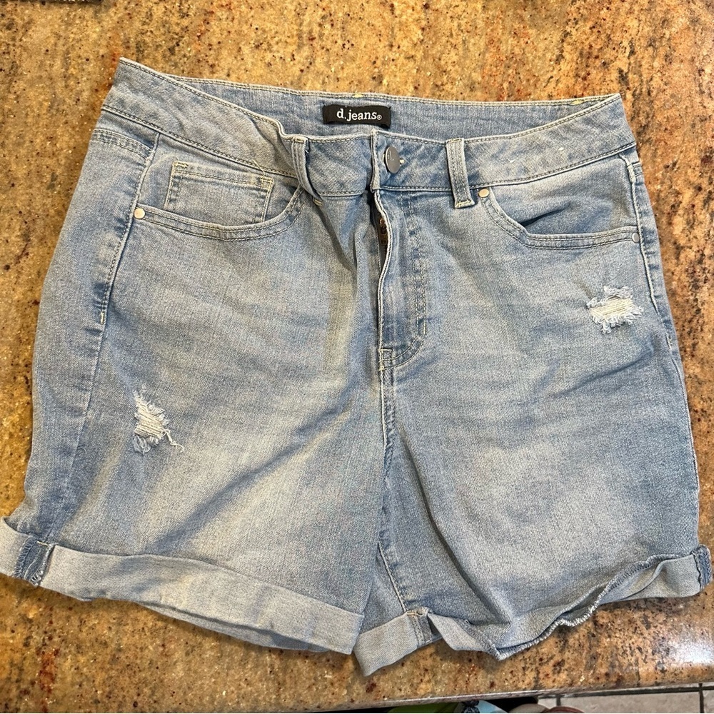 d. jeans Women’s Light Wash Distressed Denim Shorts, Size: 12